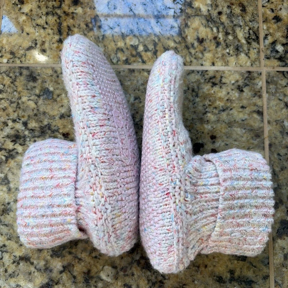 Bombas Pink/Multi Cable Knit Gripper Slippers Unisex Youth Kid Girl Shoes 11-13